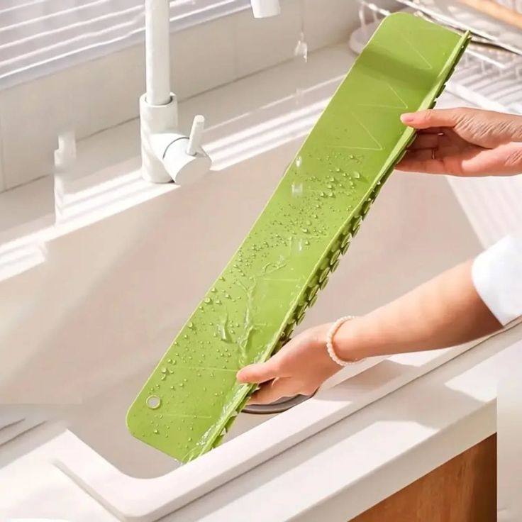 Sink Splash Guard with Suction Cups – Water Barrier for Kitchen & Basin